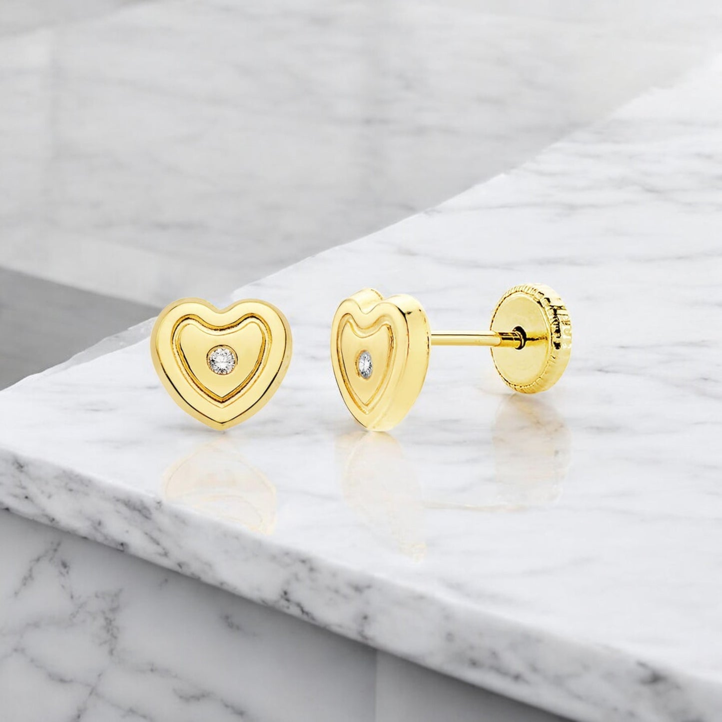 18k pendientes oro amarillo corazón circonita 6.5×6 mm cierre tuerca