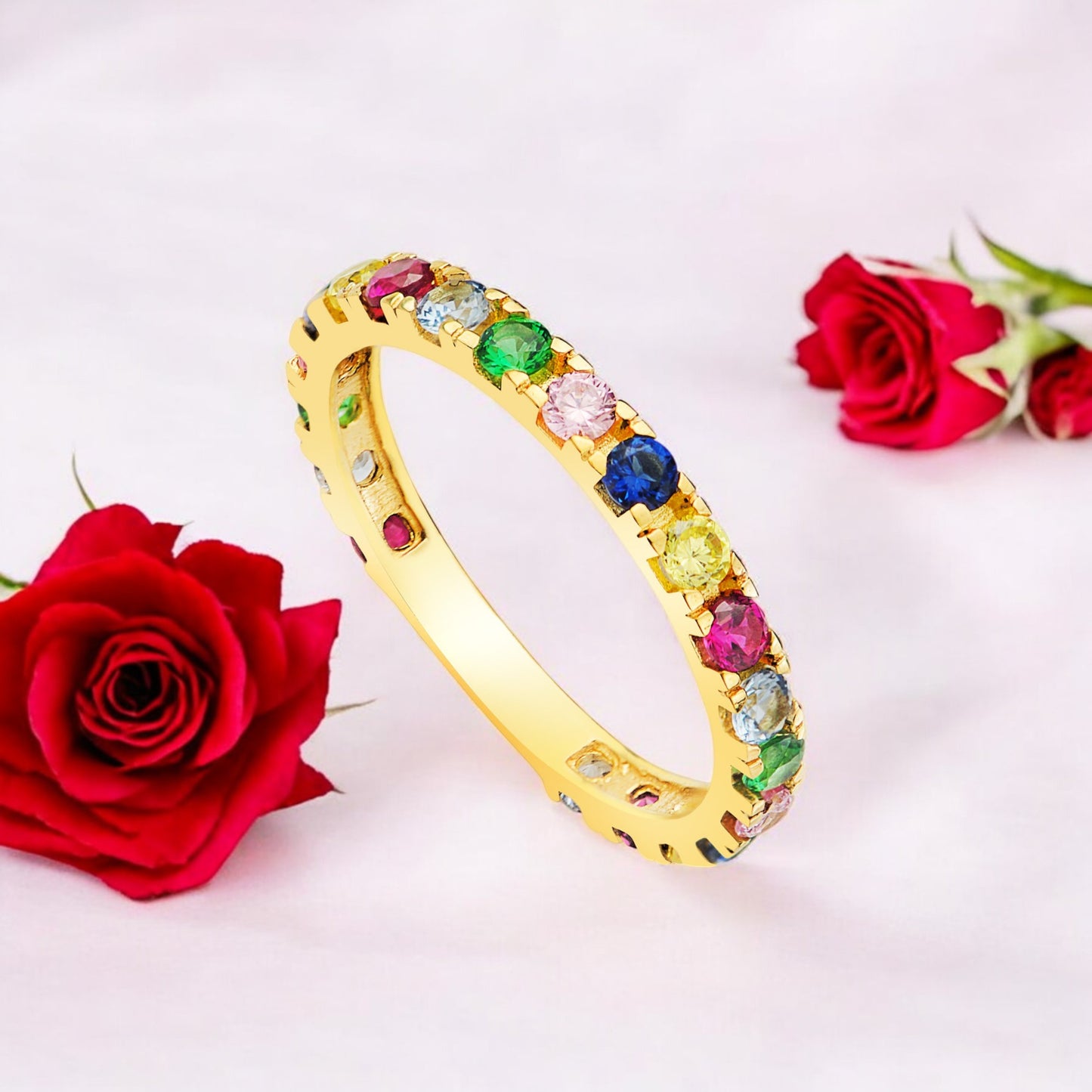 18k alianza oro amarillo circonita colores garras. ancho: 2,5 mm