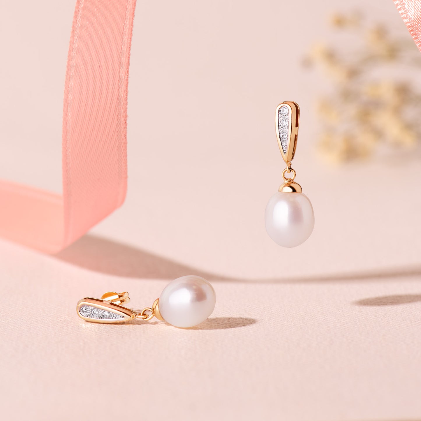 Pendientes bicolor de oro con perlas y circonita en gota 18k 25 × 9 mm cierre presión