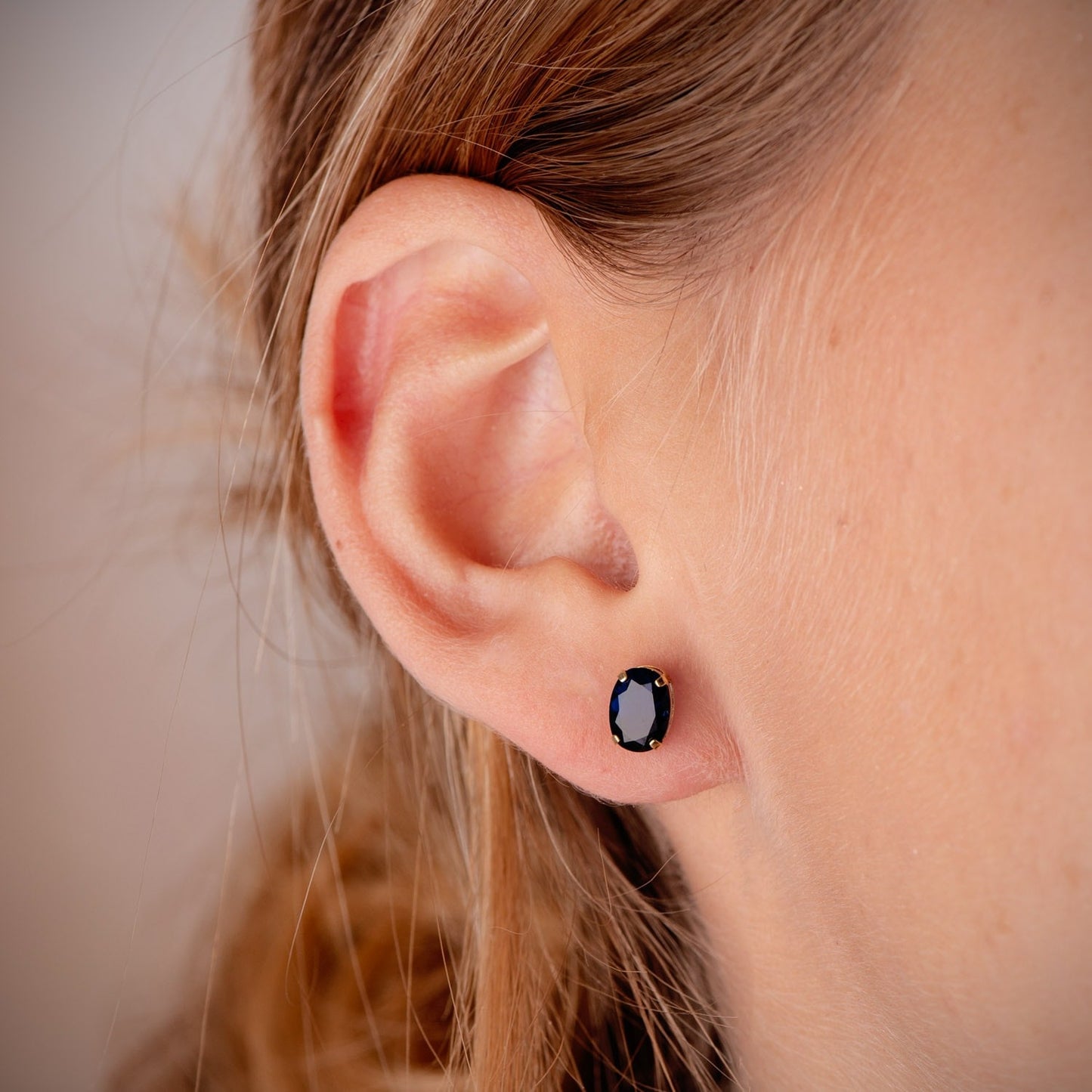 Pendientes oro amarillo oval piedra azul 7 × 5 mm cierre presión