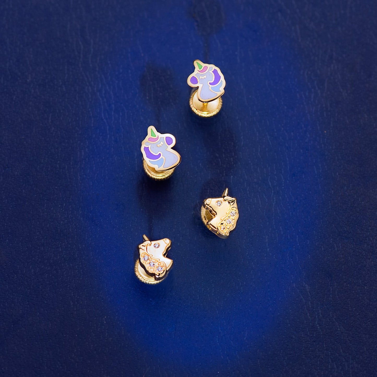 Pendientes de oro amarillo 18k unicornios esmalte (7.5x5 mm) cierre tuerca