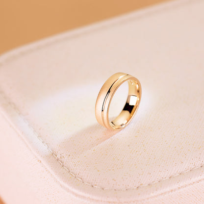 18k alianza oro amarillo mate y brillo. ancho: 5,5 mm