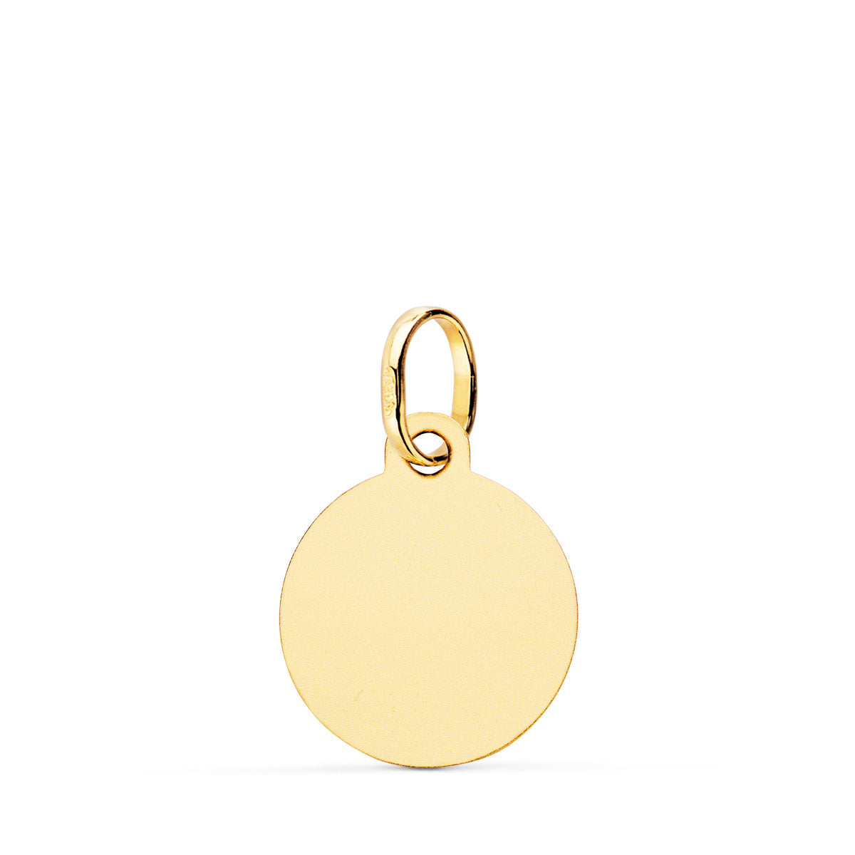 Medalla de oro amarillo de 18 quilates con el signo zodiacal de Aries grabado en relieve, de 13 mm de diametro. Exclusiva de Joyeria Ferraz, expertos en joyeria de lujo, compra de oro y tasaciones en Madrid. Ubicada en Calle Ferraz 27, Moncloa-Aravaca, cerca de Arguelles, Chamberi y Plaza de España. Colgante de oro macizo con acabado matizado, ideal para personas nacidas bajo el signo de Aries que buscan un accesorio elegante y con significado astrologico. Compra online con envio a toda España o visitanos p