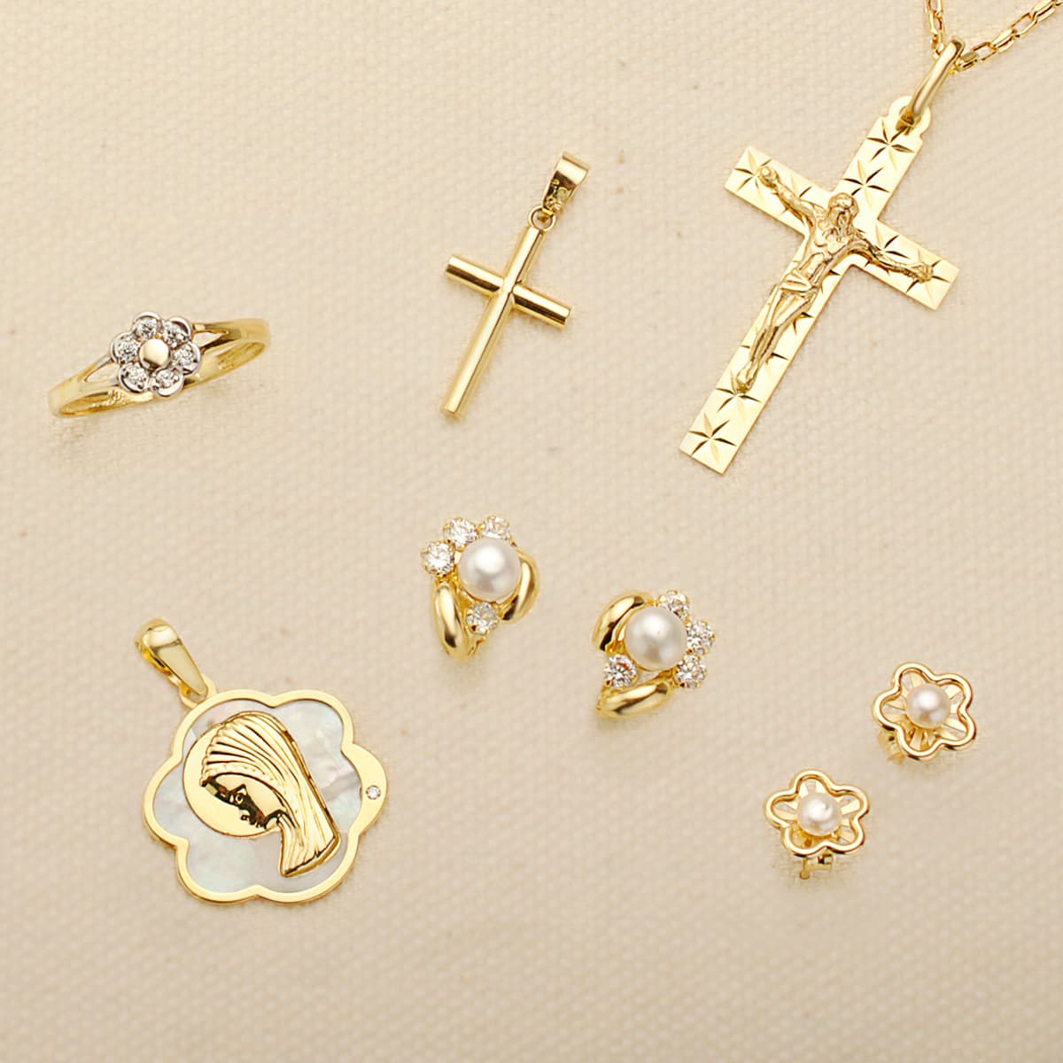 Compra de joyas religiosas en Madrid | Joyería Ferraz especializada en cruces, medallas, anillos y pendientes de oro con perlas y diamantes | Pago inmediato y tasación profesional en Calle Ferraz | Servicio exclusivo de valoración y compra de joyería religiosa en oro de 18k y 24k con certificación | Atención personalizada y tasaciones a domicilio en toda la Comunidad de Madrid