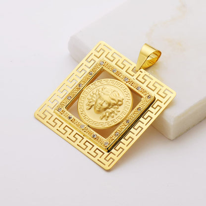 Colgante oro amarillo cuadrado Medusa y grecas con circonita 18k 37×37 mm